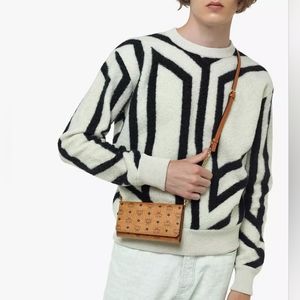 MMCM Aren Crossbody Wallet in Visetos unisex